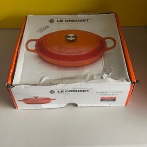 LE Creuset signature casserole/ Braiser